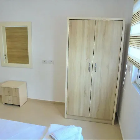 Vila Eri *