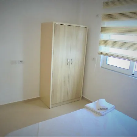 Vila Eri Aparthotel *