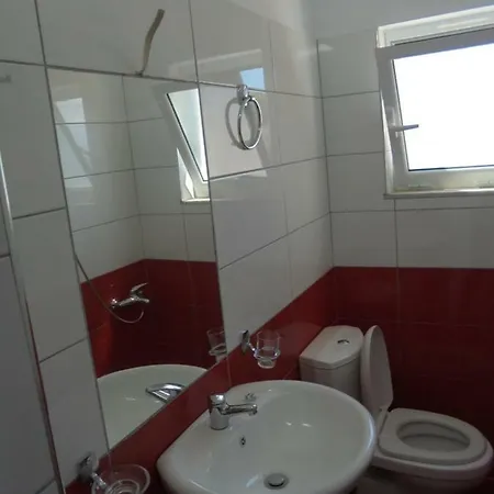 Vila Eri Aparthotel *