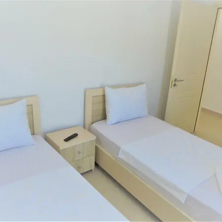 Aparthotel Vila Eri *